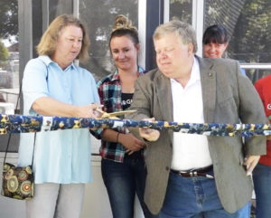 Cheryl Sedivec and Mayor Dale Ross cut the ribbon on the Georgetown Catio